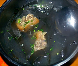 最简单的海带猪脚汤的做法