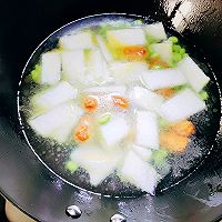 #测测你的夏日美食需求#鸡汁冬瓜毛豆汤的做法图解5
