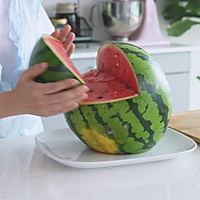 鲨鱼西瓜的做法图解2