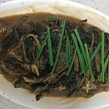 上海经典菜～葱烤河鲫鱼