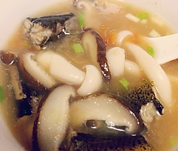 鳝鱼番茄菌菇养生汤的做法