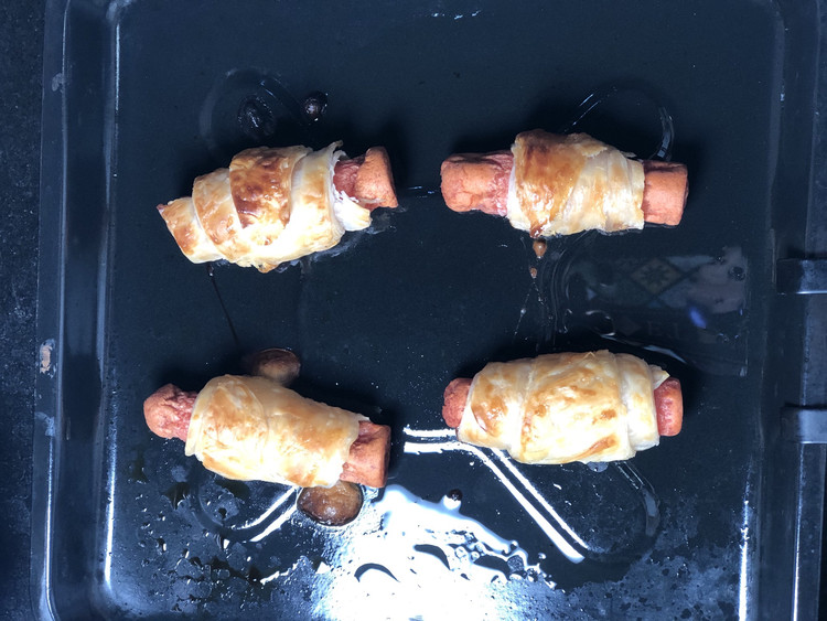 手抓饼烤肠的做法