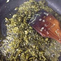 咸菜炒淡菜的做法图解3