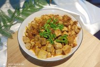 咸蛋黄炖豆腐的做法