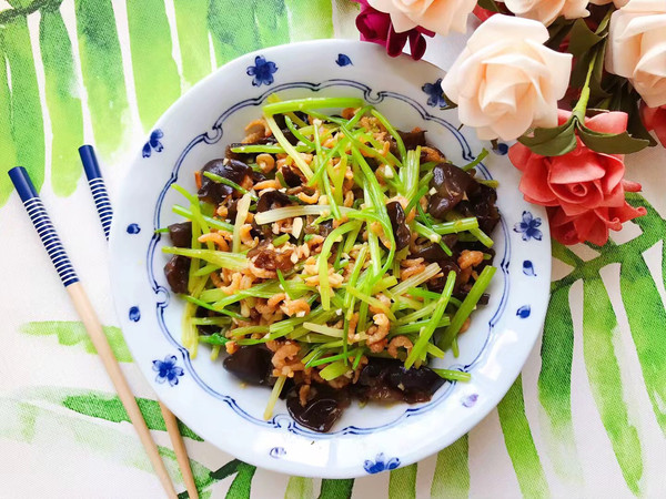 金钩海米木耳拌香芹