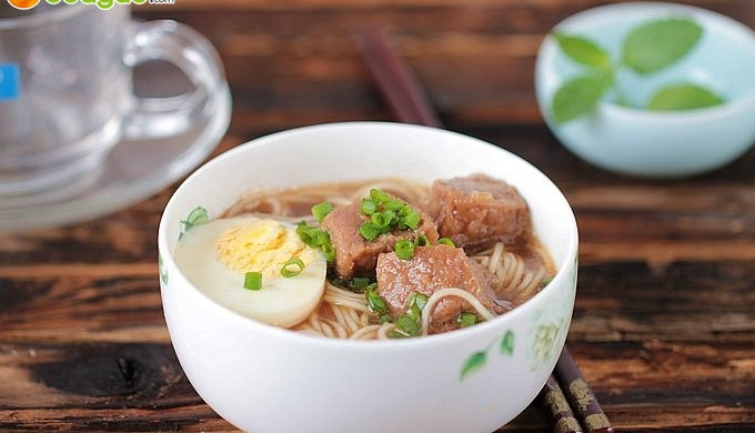 卤牛肉面