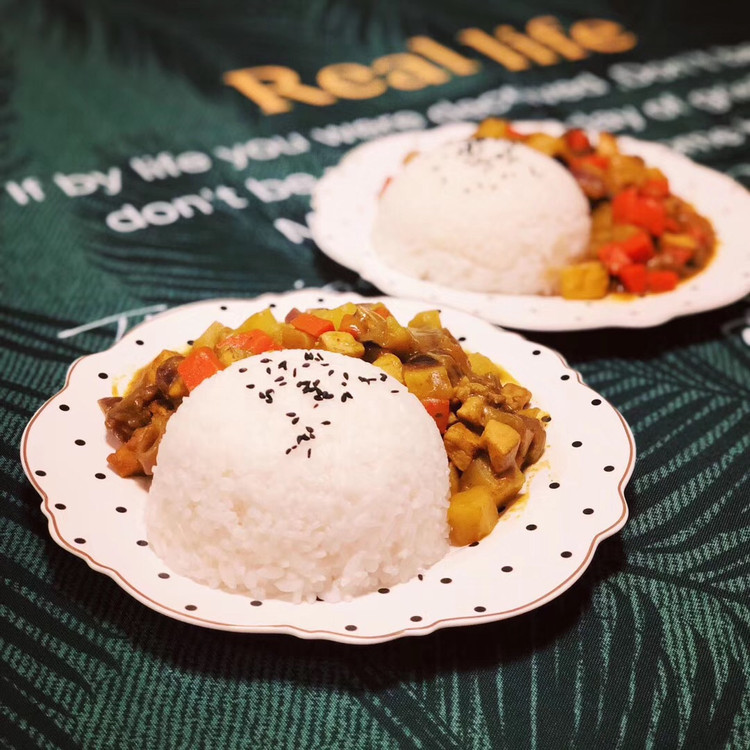 土豆胡萝卜鸡胸肉咖喱饭的做法