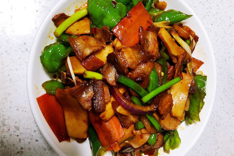 爆香小炒回购肉的做法