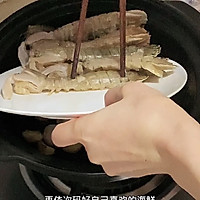 #美食说出“新年好”#不加一滴水原汁原味海鲜煲的做法图解3