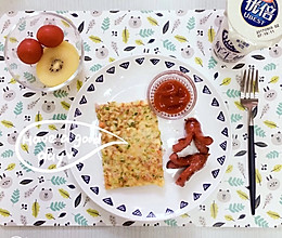 宝宝早餐之杂菜鸡蛋饼+章鱼小香肠(配水果杯&牛奶)的做法