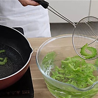 苦瓜虾仁的做法图解5