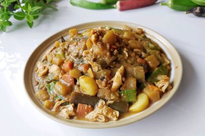 蒜肉咖喱大杂烩
