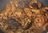 超下饭家常菜：烧汁焖花菇鸡，一锅米饭不够吃的做法