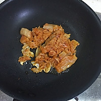 辣白菜培根炒饭的做法图解2