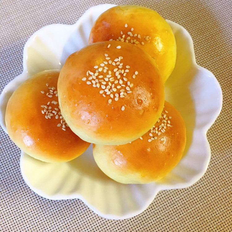 经典芝麻小欧包的做法