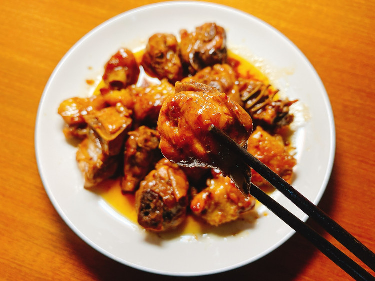 香辣焖鸡块的做法