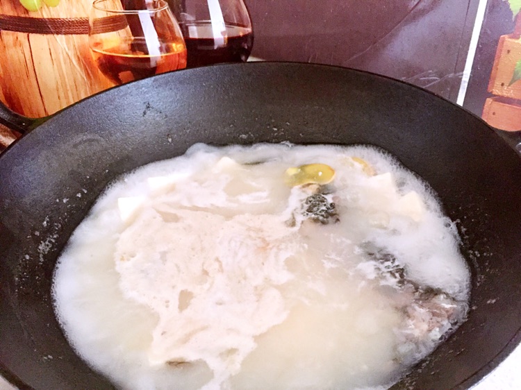 鲫鱼豆腐汤#比暖男更暖的是#的做法图解5