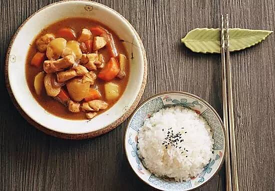 咖喱鸡肉饭的做法