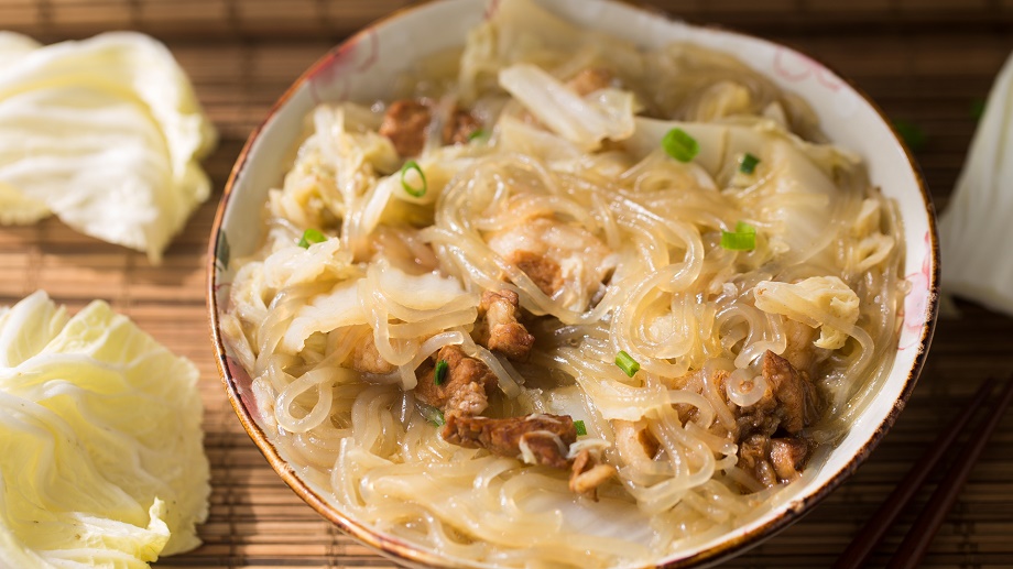 Stewed vermicelli with cabbage