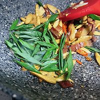 笋片炒腊肉，鲜味加倍，年味更足 #袋福到万家#的做法图解7