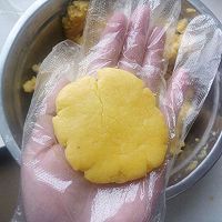 玉米面麻饼的做法图解6