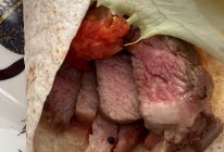【宅家New菜系】牛排火腿豪华卷饼的做法