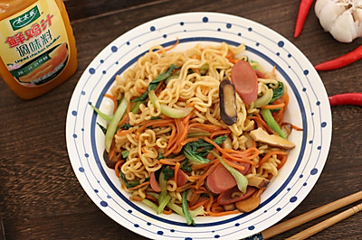 快手炒方便面+太太乐鲜鸡汁蒸鸡原汤