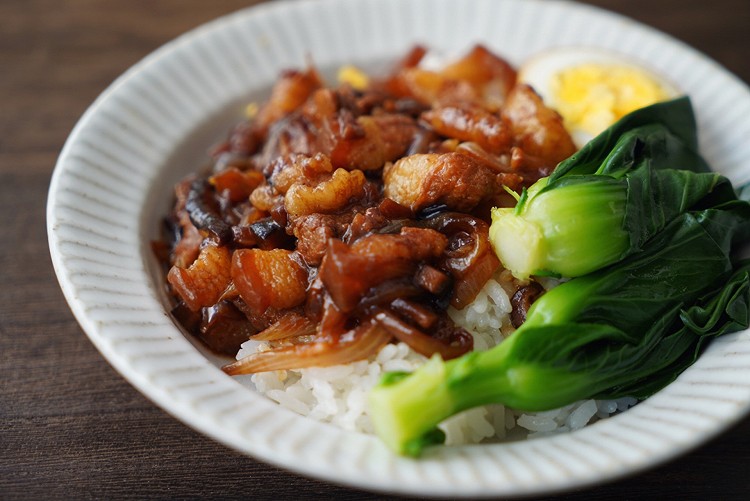 一品卤肉饭的做法