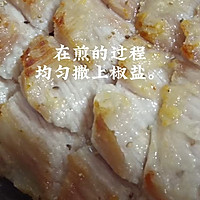 #本周热榜#《照烧香煎猪颈肉》的做法图解2