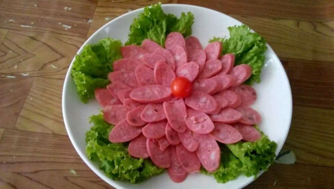 香肠摆盘