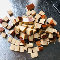 快手菜也是下饭菜——蒜苔炒肉丁的做法图解5