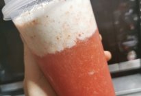 草莓冰沙芝士奶盖的做法
