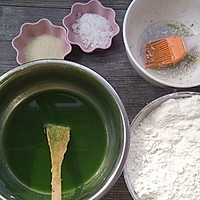 菠菜千层饼的做法图解1