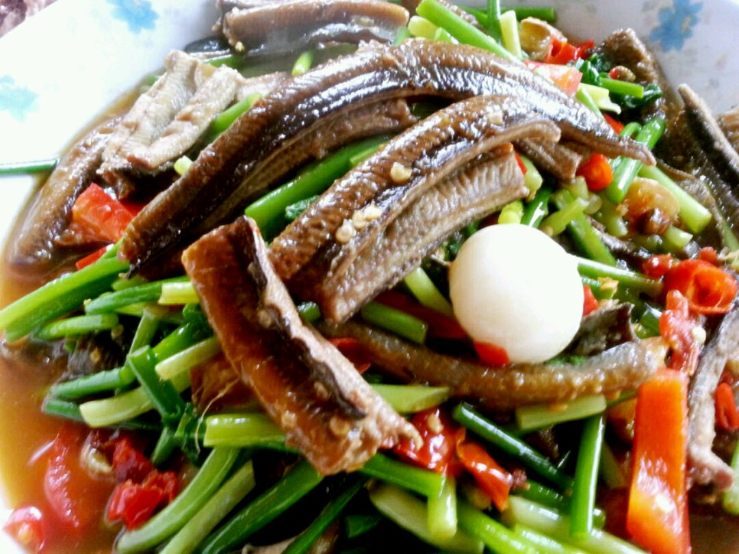 川菜大蒜烧鳝鱼最正宗的做法，色香味俱全，肉嫩味美，下酒又下饭