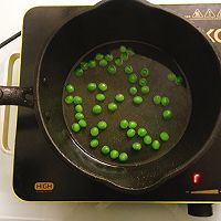 虾仁菠萝炒饭的做法图解4