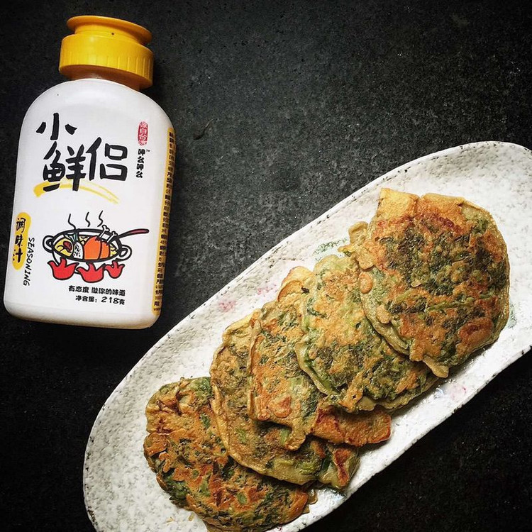 鲜侣香椿煎饼的做法