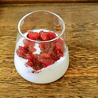 #百变莓小姐#莓味酸奶杯的做法图解7