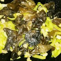 大葱黄皮椒炒黑木耳的做法图解5