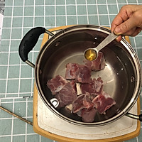 健脾除湿脊骨汤的做法图解3