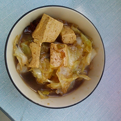 白菜炖豆腐  冬日暖心菜肴