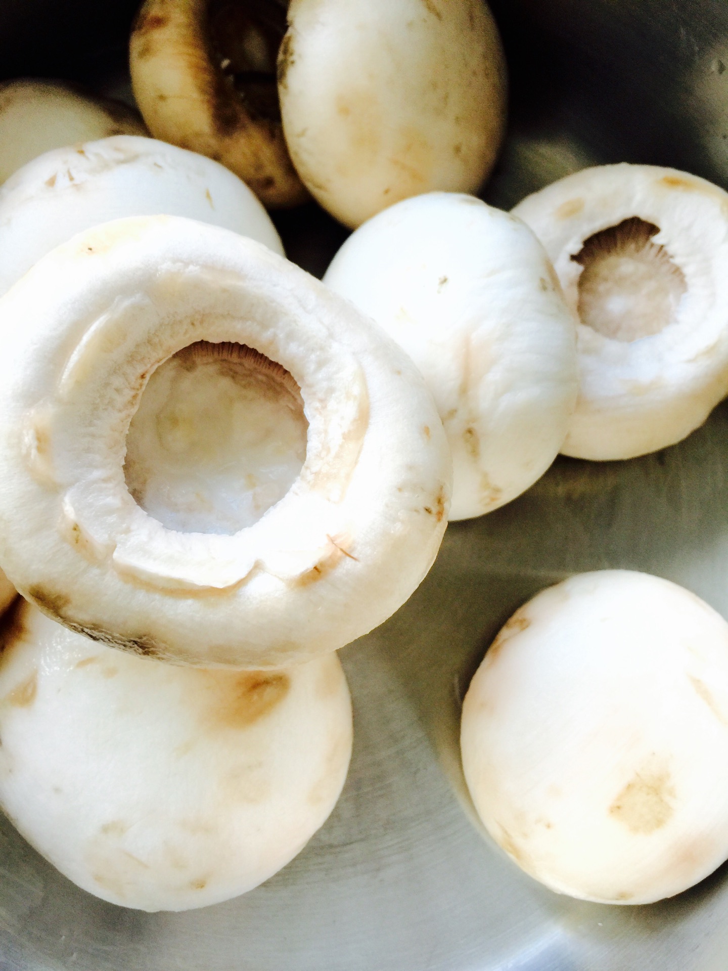 油煎蘑菇的做法_【图解】油煎蘑菇怎么做如何做好吃_油煎蘑菇家常做法大全_缘豆儿_豆果美食