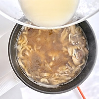 菌菇浓汤，鲜到不行的做法图解7