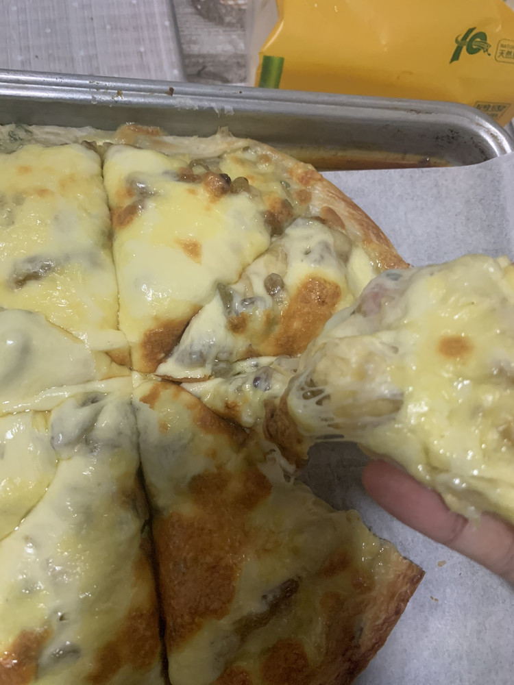 香蕉葡萄芝士披萨的做法