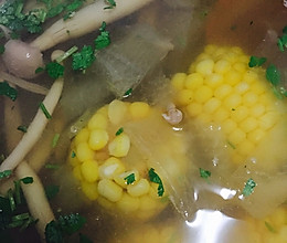 冬瓜海鲜菇玉米汤的做法