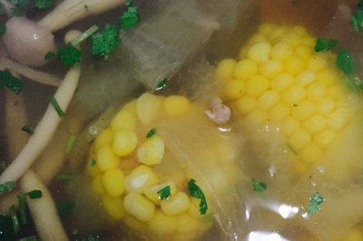 冬瓜海鲜菇玉米汤