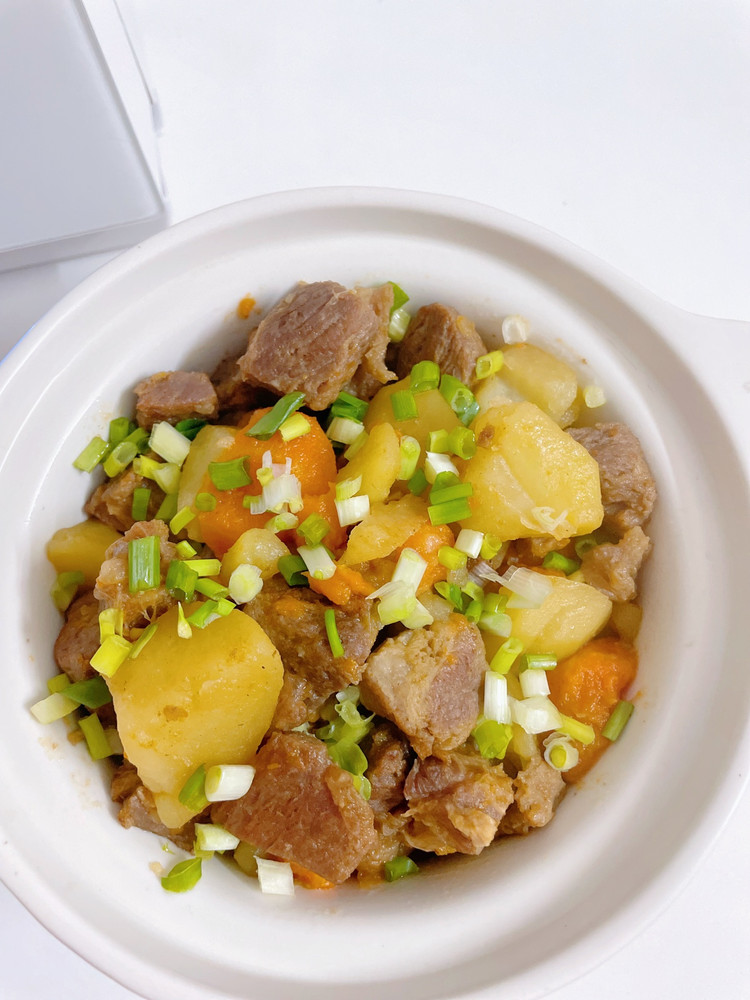 土豆胡萝卜牛腩煲的做法