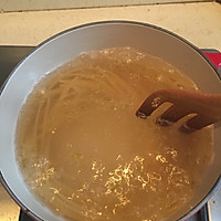 鸡肉松子罗勒意大利面的做法图解1