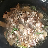尖椒牛蛙的做法图解4