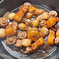 口蘑红烧肉的做法图解10