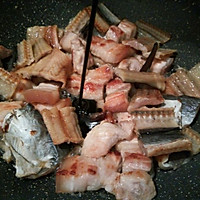 #无腊味，不新年#鳗鱼干烧肉的做法图解6